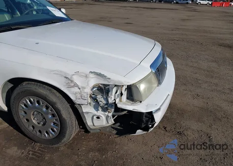 2003 Mercury Grand Marquis Gs z USA, uszkodzony, nr VIN 2MEFM74W23X633108